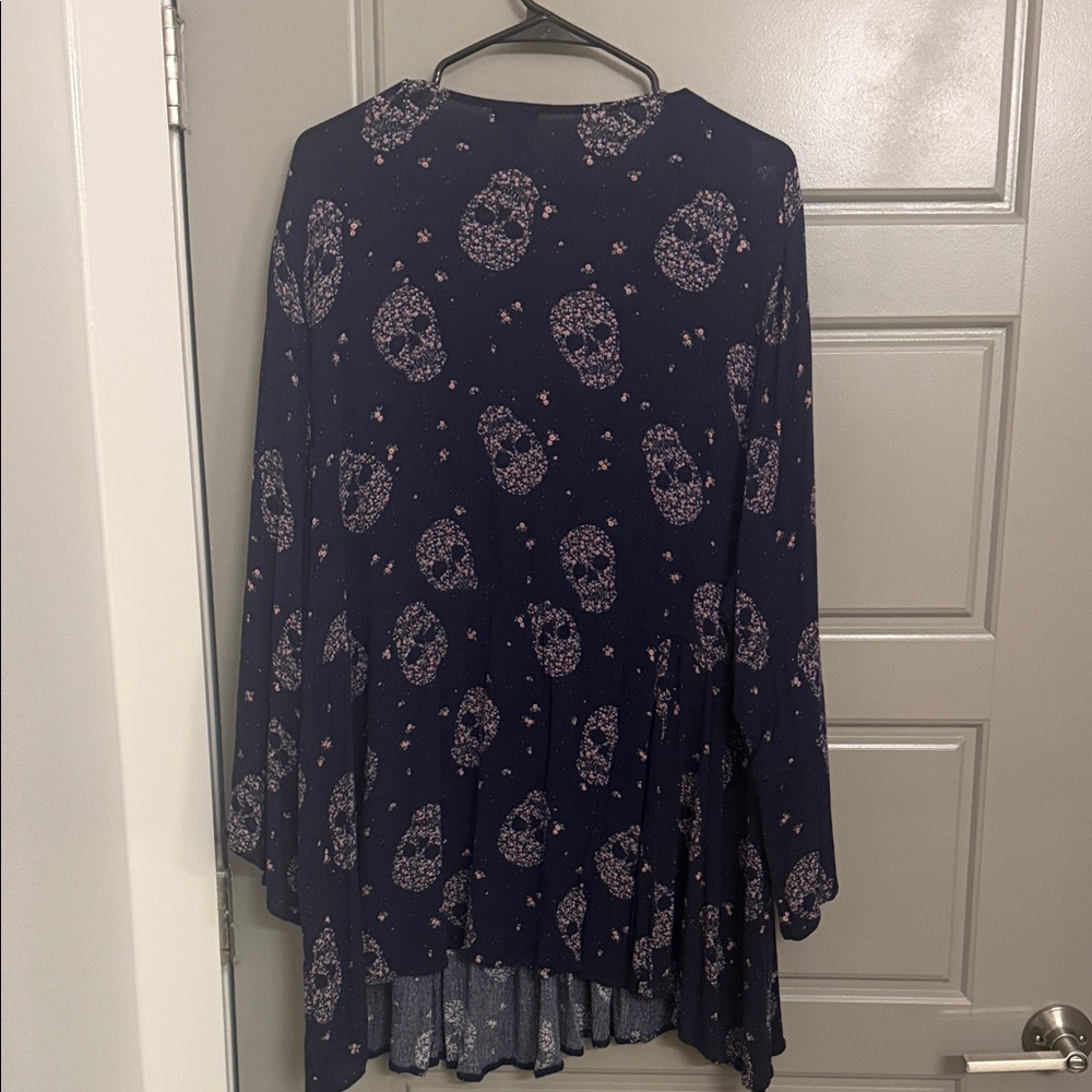 Torrid Dark Blue Skull Long Sleeve Top - Picture 2 of 4